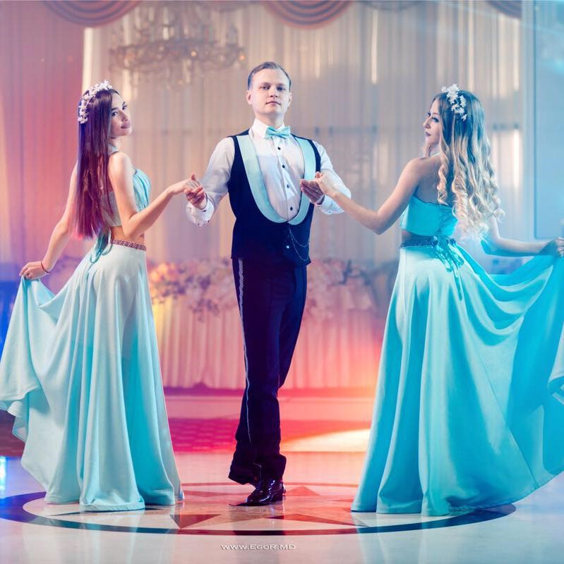 dansatori profesionisti in Chisinau- Show ballet Exclusiv Dansatori la nunti cumatrii si evenimente