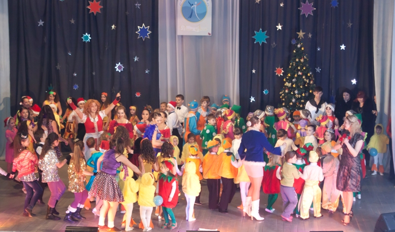 Scoala de Dansuri Exclusiv se pregateste de concertul «In cercul Prietenilor» dansuri pentru copii